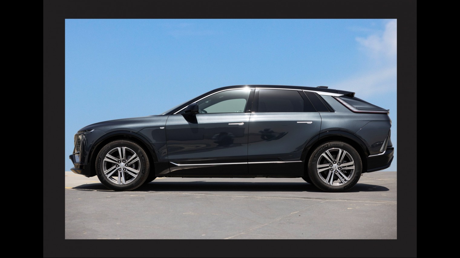 CADILLAC LYRIQ LONG RANGE LUXURY RWD HI A/T ELECTRIC