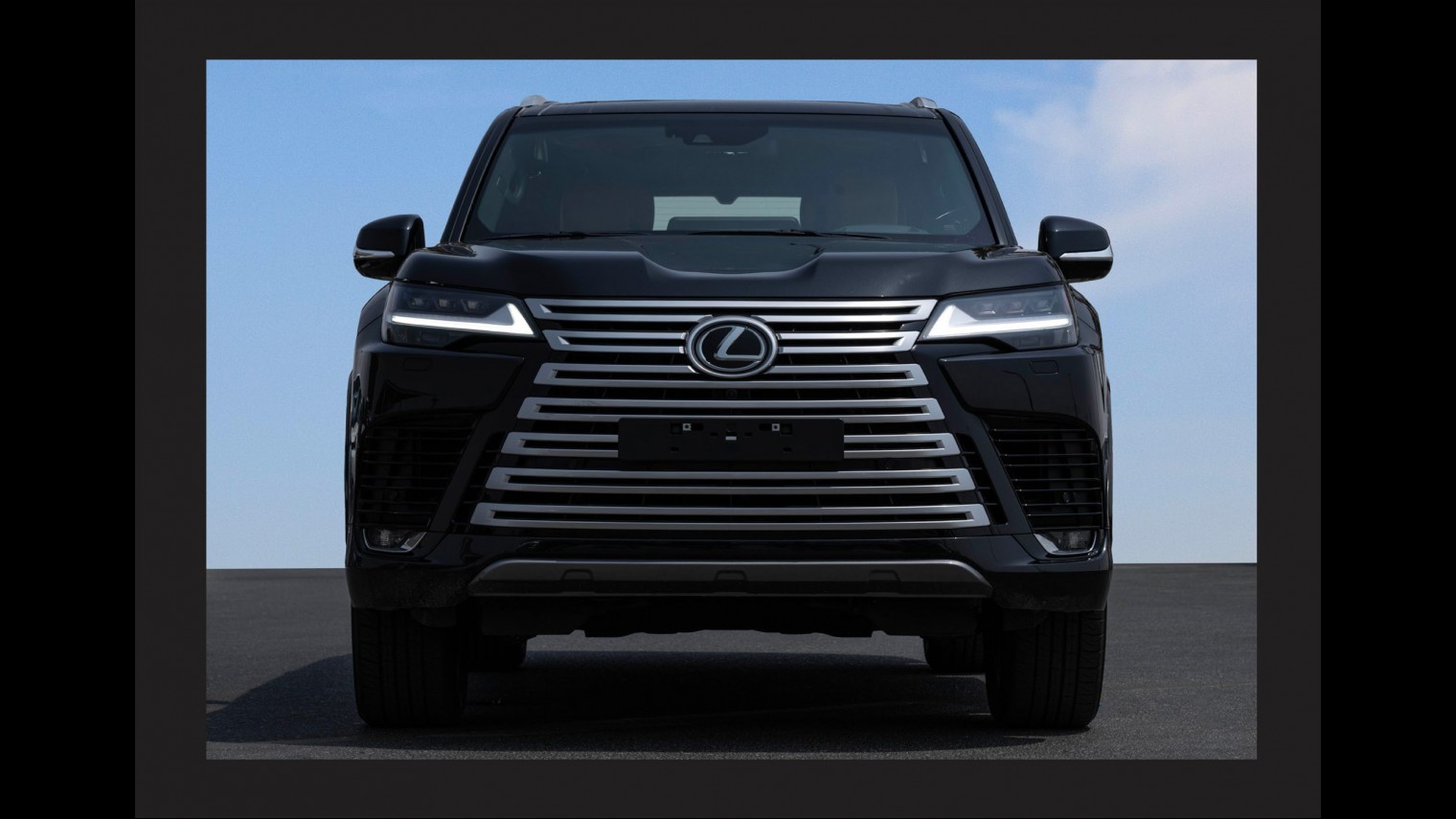 LEXUS LX600 3.5L VIP A/T PTR