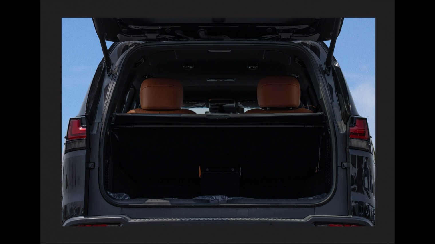 LEXUS LX600 3.5L VIP A/T PTR